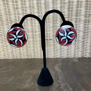 Pretty Vintage 80’s Enamel Painted & Gold Round Hypoallergenic Post Earrings